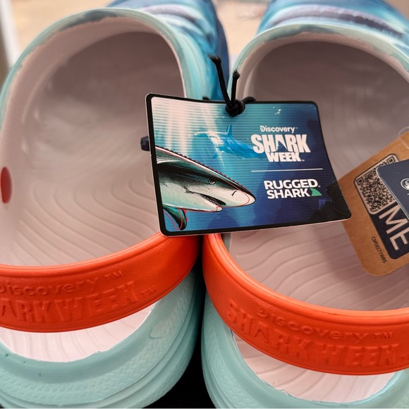 Rugged Shark Men's Size 10 Shark Week Clogs NWT Discovery Channel Blue Orange - Picture 6 of 10